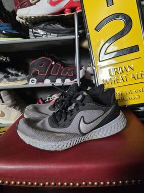 🔥 Nike Revolution Grey and Black Running Shoes - Swoosh Detail Size 9.5